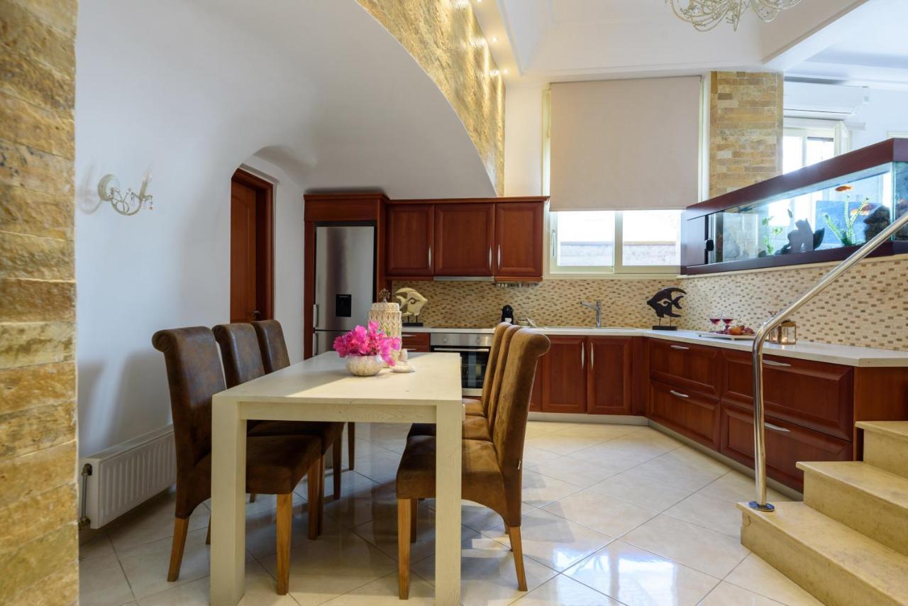Suite Home Santorini Fira  Exteriör bild